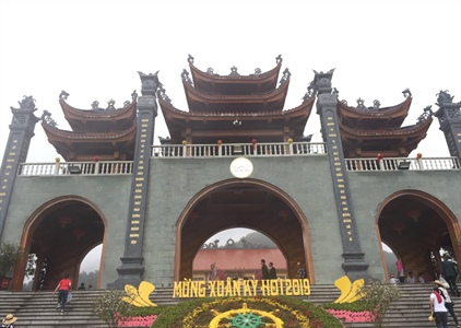 Quảng Ninh:​​​​​​​ Thành phố Uông Bí làm việc với chùa Ba Vàng
