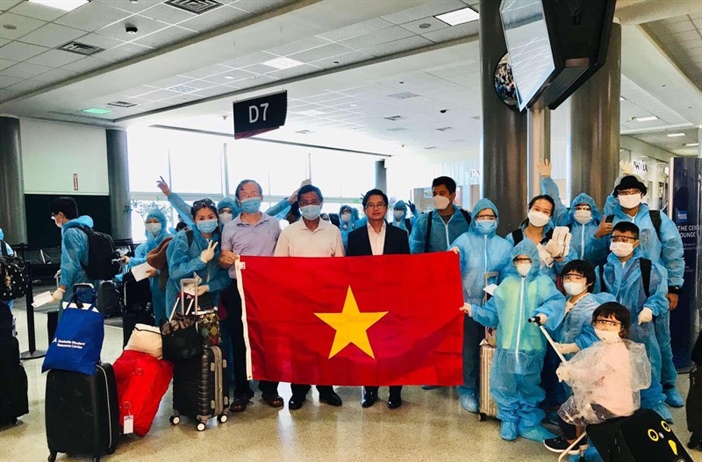 Đưa gần 350 công dân Việt Nam từ Hoa Kỳ về nước