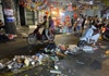Hà Nội: “Phố Trung Thu" Hàng Mã ngập ngụa rác thải sau mỗi buổi tối đón khách