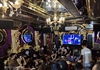 Lào Cai: 20 đối tượng tụ tập hát karaoke bất chấp quy định chống dịch