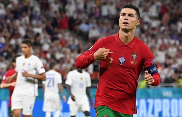 EURO 2020: Ronaldo san bằng kỷ lục ghi bàn nhiều nhất lịch sử cho đội...