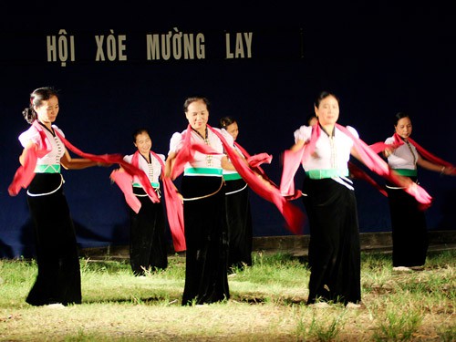 Điện Biên: Phát triển du lịch cộng đồng gắn với bảo tồn văn hóa ở Mường Lay