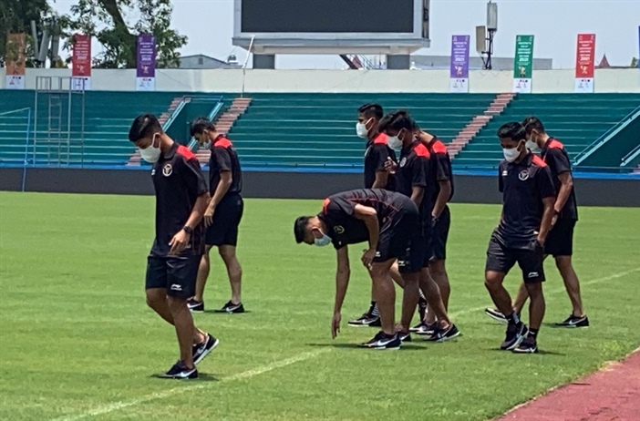 Đội tuyển U23 Indonesia hài lòng với sân tập mới tại Phú Thọ
