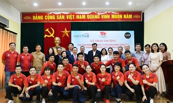Trao thưởng gần 370 triệu đồng cho đội tuyển bắn súng Việt Nam