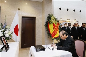 Chủ tịch nước dự Lễ Quốc tang cố Thủ tướng Nhật Bản Abe Shinzo