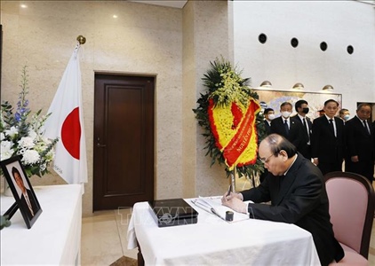 Chủ tịch nước dự Lễ Quốc tang cố Thủ tướng Nhật Bản Abe Shinzo