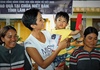 Hoa hậu H’Hen Niê tặng 150 phần quà cho người nghèo tại Lâm Đồng