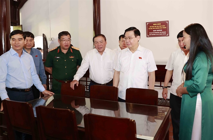 Chủ tịch Quốc hội: Bình Thuận phải chú trọng gìn giữ phát triển văn...
