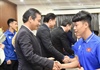 Thứ trưởng Hoàng Đạo Cương thăm, động viên đội tuyển Việt Nam trước trận đấu gặp đội tuyển Indonesia
